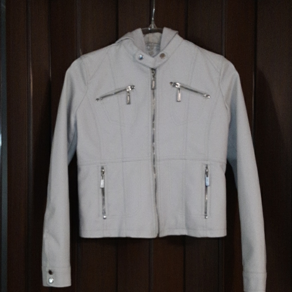 Girls Jacket w/hood w/zipper pockets size 18/20 XL